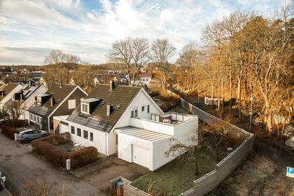 Påfvenfeltsvägen 12, Påvelund