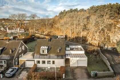 Påfvenfeltsvägen 12, Påvelund