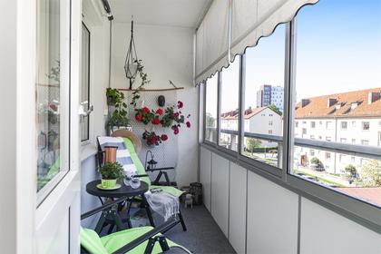 Norra Infartsgatan 55D, Väster