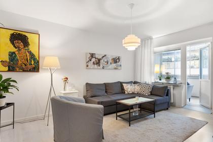 Gustaf Arnolds gata 12A, Stad