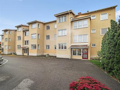 Larslundavägen 10B, Centrum