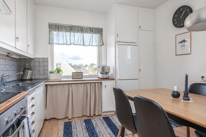 Rosengången 1, Eneby