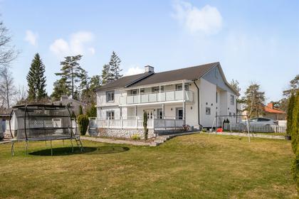 Pionvägen 1, Roslags Näsby