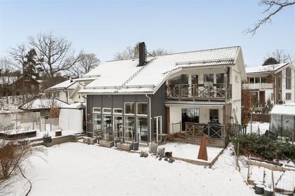 Koltrastvägen 4A, Sjöberg