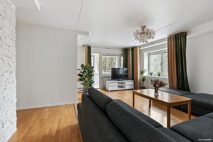 Mangårdsvägen 31, Visättra Ängar