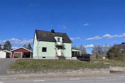 Burserydsvägen 14, Smålandsstenar