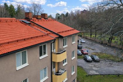 Arrendatorsvägen 2B, Centralt