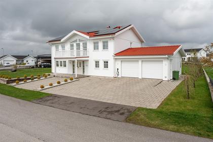 Pianogatan 14, Skaraborg