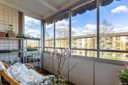 Gustavsgatan 15, Väster