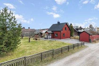 Bojvägen 1, Juniskär