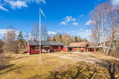Järnvägsgatan 1, Björna