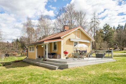 Vårstigen 8, Stadan