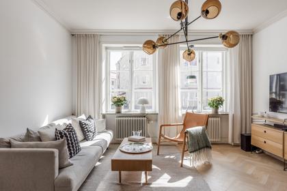 Kasten Ottergatan 2, Öster