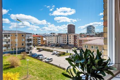 Bältartorpsgatan 11A, Centrum