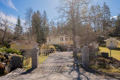 Hammardalsslingan 41, Solbacken