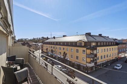 Stora Brogatan 12B, Centrum