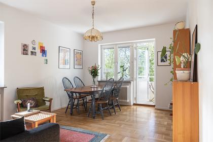 Åldermansgatan 3A, Väster