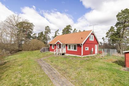 Lillkyrka Lundby Lövbacken 1, Lillkyrka