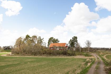 Lillkyrka Lundby Lövbacken 1, Lillkyrka