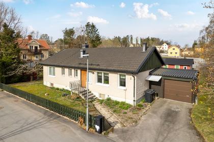 Norra Järnvägsgatan 3, Järna