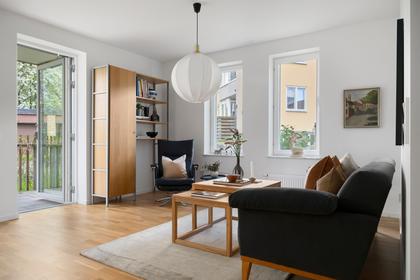 Tärnvägen 11, Väster