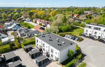 Sommarlovsvägen 5B, Mårtens Fälad