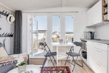 Laxöringen 1042B, Skrea Strand