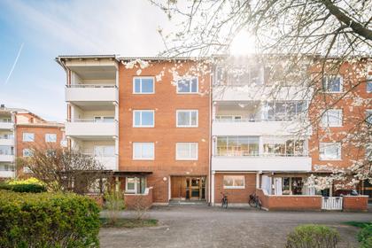 Valnötsstigen 15, Bråten Park