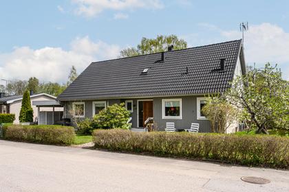 Prästgatan 17, Hovmantorp