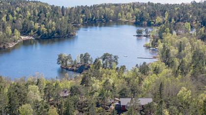 Jessens Backe 15, Djurhamn