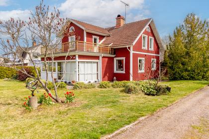 Kyrkvägen 17, Mörlunda