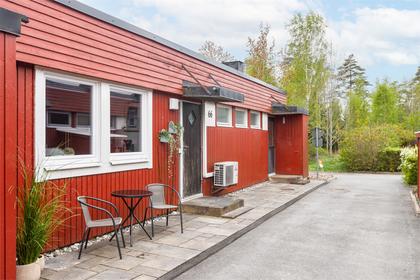Södra Skogsvägen 66, Handskeryd