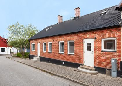 Vinkelgatan 10, Centralt