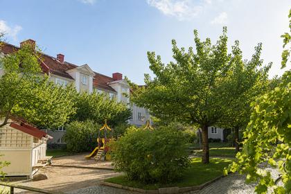 Härlandavägen 10R, Bagaregården