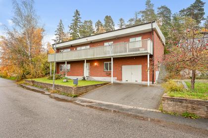 Bergstigsvägen 13A, Odenslunda