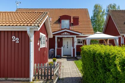 Falkvägen 22, Utmeland
