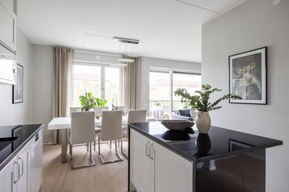 Norra Fjädermolnsgatan 42, Länsmansgården