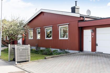 Mor Annas väg 22, Kållered