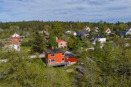 Österlidsvägen 6, Överum