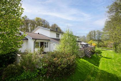 Ullas Lyckas väg 139, Livered