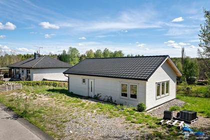Granvägen 12, Vegby