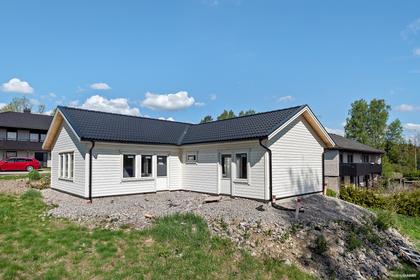 Granvägen 12, Vegby