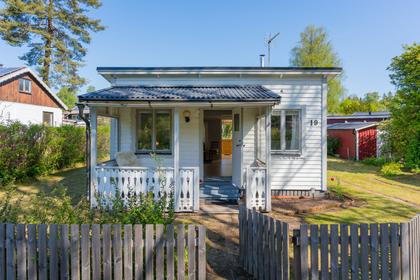 Strandvägen 19, Fristad
