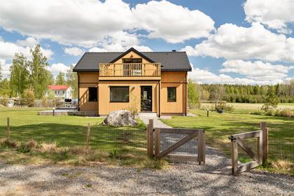 Sandbo 11, Fjuckby