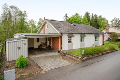 Viaduktgatan 12, Hästveda