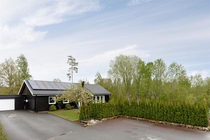 Kvarnängsvägen 11, Bor