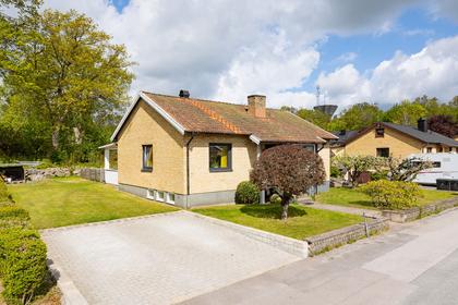 Länsmansvägen 6, Hoby