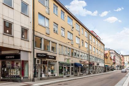 Drottninggatan 6A, Centrum