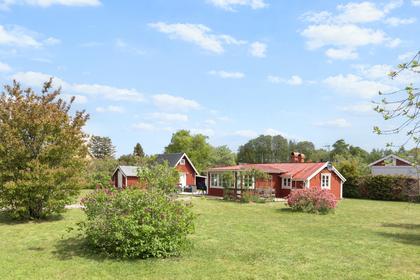 Hallarnavägen 46, Hasslö