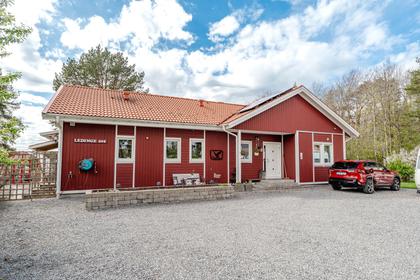Ledinge 405, Knivsta